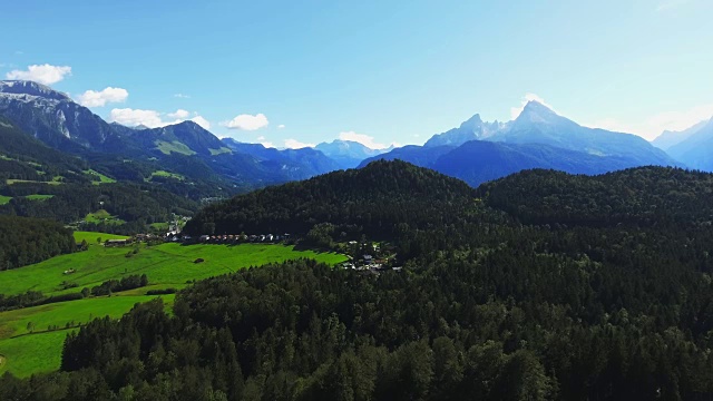 来自东北部的贝希特斯加德纳地和瓦茨曼山视频素材