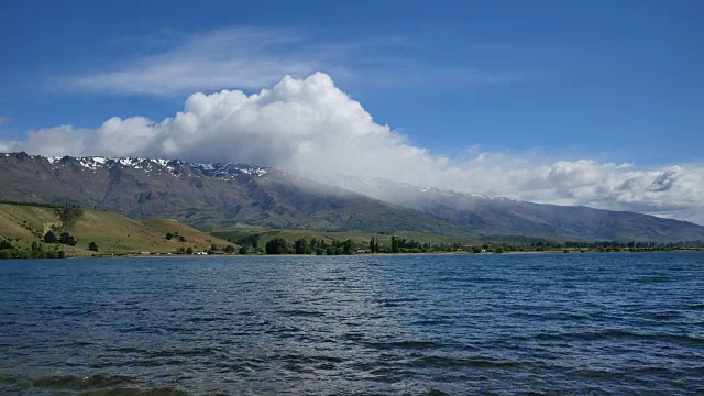 新西兰的邓斯坦湖有云有雨视频下载