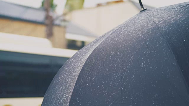 在日本的雨天拥挤视频素材