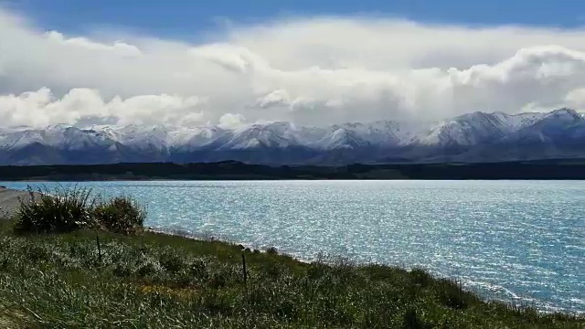 新西兰的阿尔卑斯山和普卡基湖视频下载