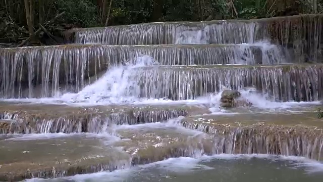 泰国北碧府怀美卡明瀑布视频素材