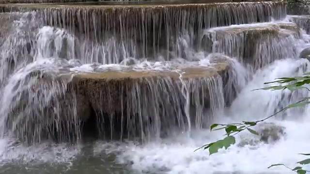 泰国北碧府怀美卡明瀑布视频下载