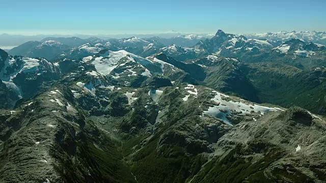 智利巴塔哥尼亚的安第斯山峰视频素材