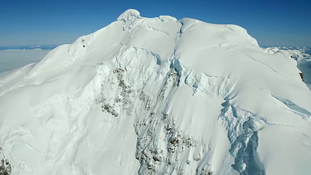 航拍雪峰视频素材