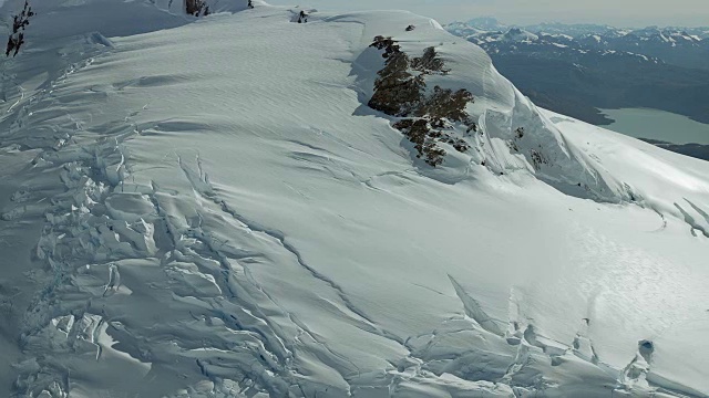 巴塔哥尼亚山上的雪帽视频素材