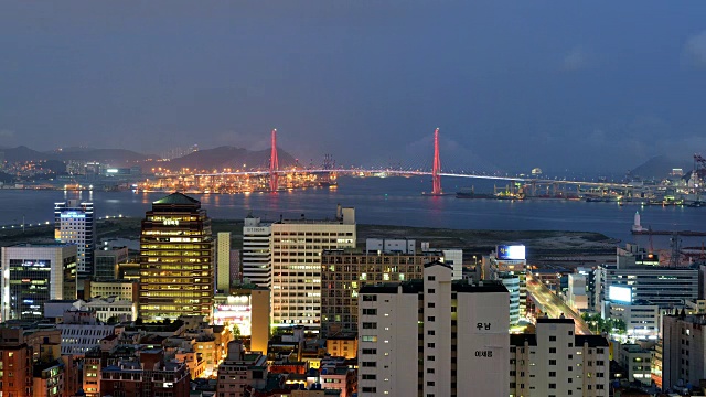 釜山港大桥夜景(韩国著名大桥)视频素材