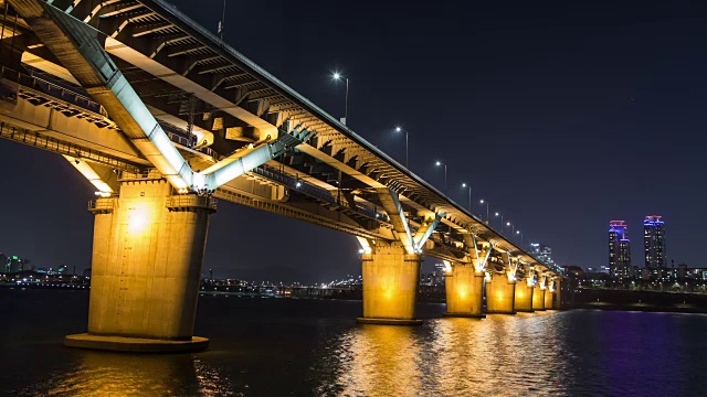 清damdaegyo(韩国第一座双桥)夜景视频素材