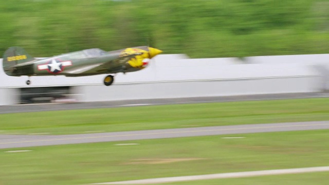 p40k战鹰飞机从纽约机场起飞的MS AERIAL TS图视频素材