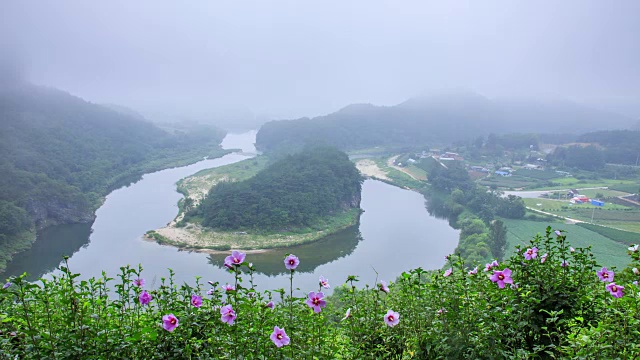 汉坂道地理景观与Seonammaeul村附近的东港河(著名旅游景点)视频素材