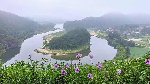 汉坂道地理景观与Seonammaeul村附近的东港河(著名旅游景点)视频素材