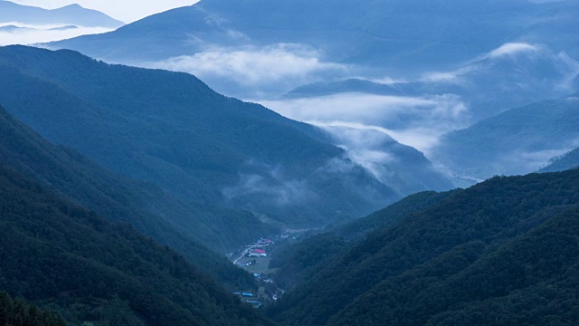 韩白山云海(韩国最受欢迎的徒步旅行之一)视频素材