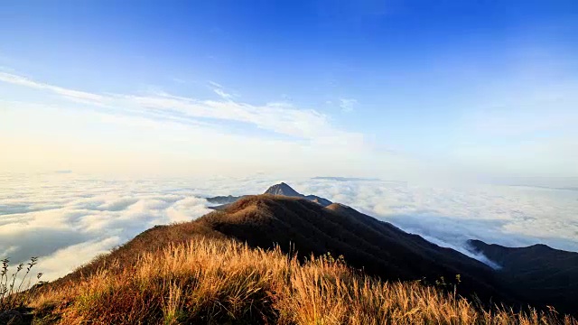 京畿道的云海和锯草景色视频素材