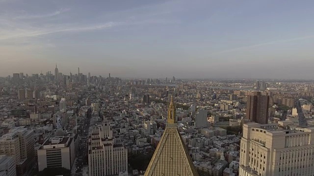 鸟瞰图下曼哈顿纽约市视频素材