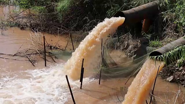 混浊水流出管。视频下载