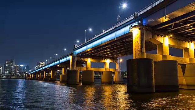 韩国著名大桥永东大桥夜景视频素材