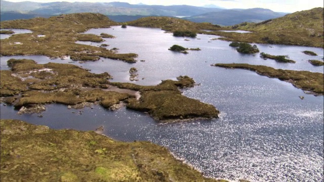 航拍Moidart湖和岩石露头，苏格兰，英国视频素材