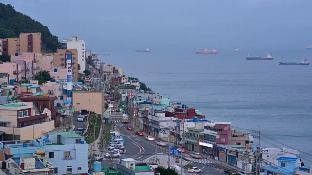 Huinnyeoul文化村(著名旅游景点，被称为釜山的圣托里尼)视频素材