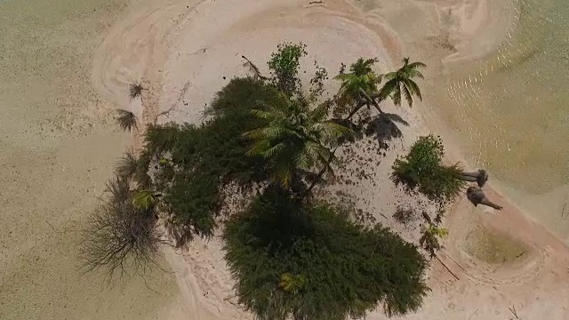 热带泻湖和岛屿的鸟瞰图视频素材