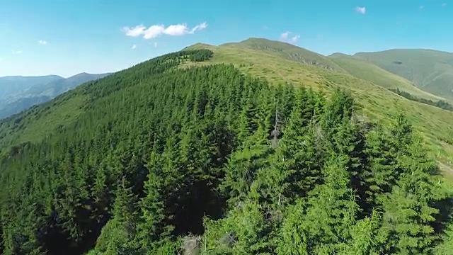 美丽的山峦，鸟瞰图视频素材