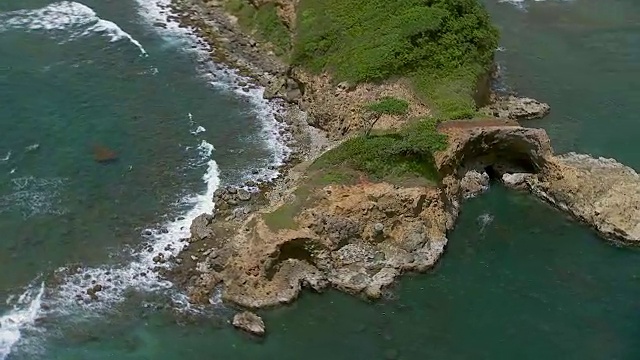 多米尼加海岸外的一个小岛视频素材