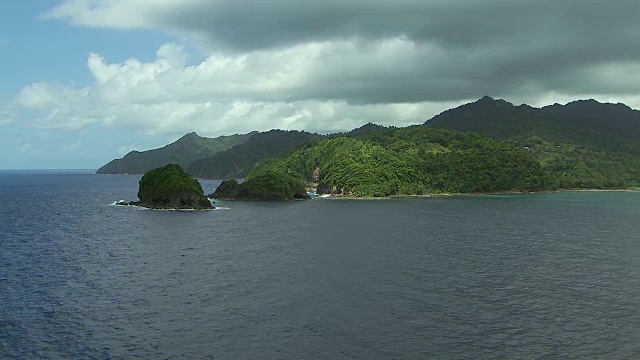 富饶的多米尼加海岸和小岛视频素材