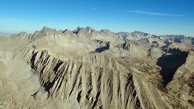 崎岖的内华达山脉景观视频素材