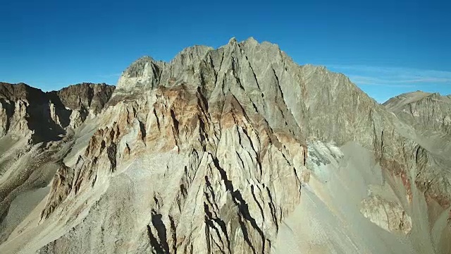 加州内华达山脉的斯普利特山视频素材