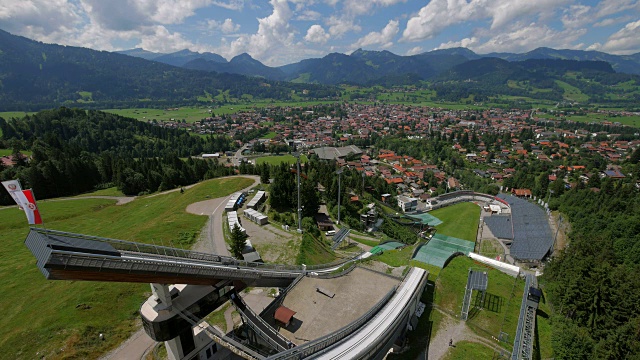 Schattenberg滑雪跳跃在埃尔丁竞技场，Oberstdorf, Allgaeu，斯瓦比亚，巴伐利亚，德国视频素材