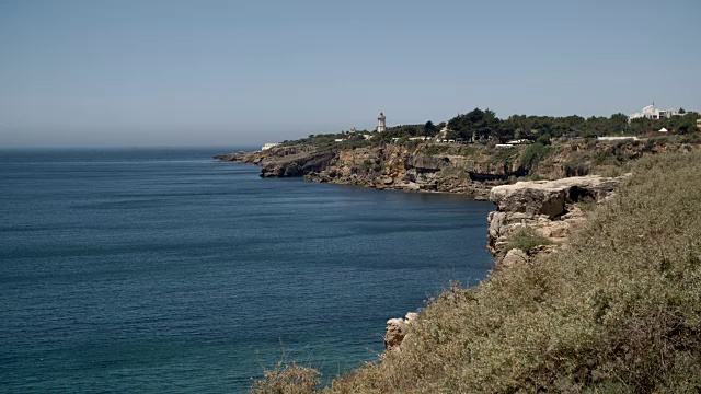 长满草的海岸悬崖视频素材