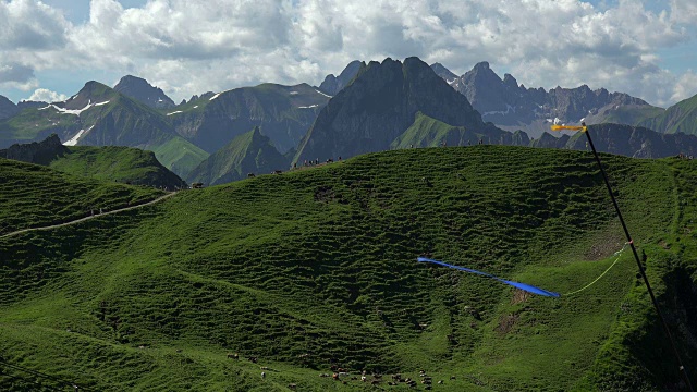 Zeigersattel和Höfats山，阿尔高阿尔卑斯山在Nebelhorn地区附近，阿尔高，斯瓦比亚，德国巴伐利亚州视频素材