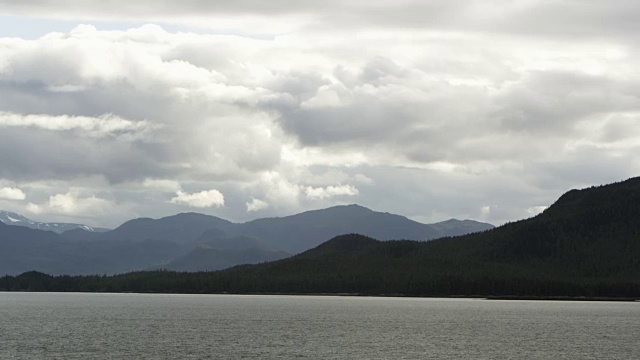 从船上看到的一层层风景视频素材