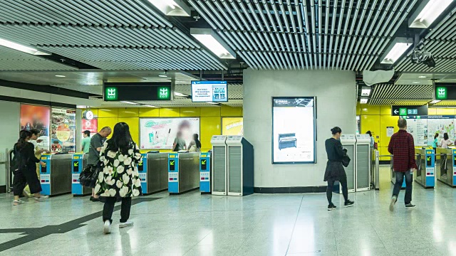 香港地铁系统的繁忙时段。香港火车站的人群。视频素材