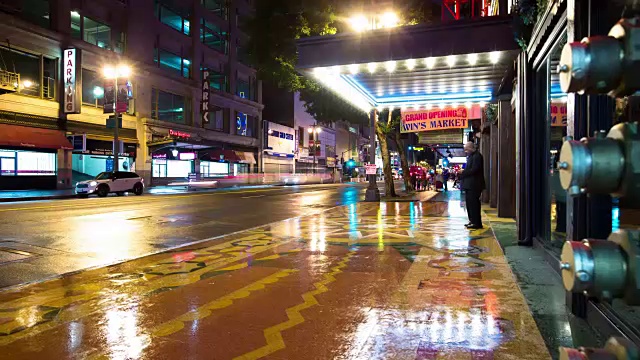 雨中的市中心交通视频素材