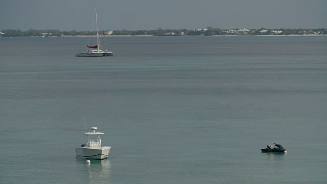 海湾/开曼群岛上的船只视频素材