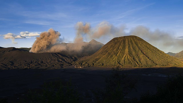 时间流逝阳光阴影Bromo火山，印度尼西亚视频素材