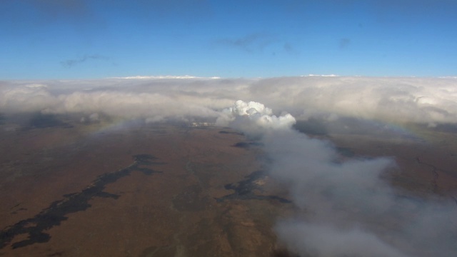 鸟瞰图基拉韦厄火山在夏威夷火山国家公园。视频素材