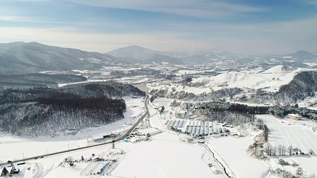 被雪覆盖的大墙岭(韩国东部大白山的一个山口)视频素材