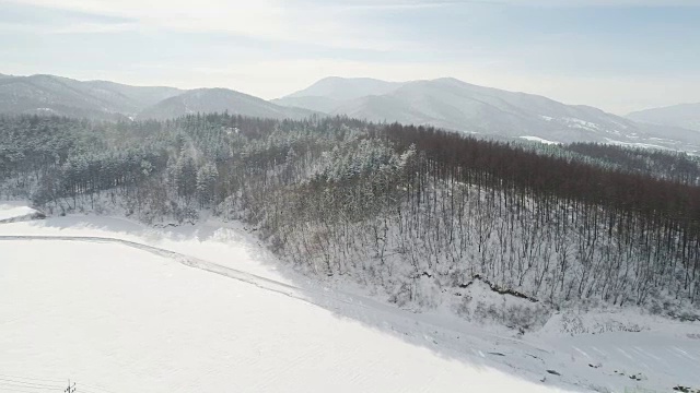 被雪覆盖的大墙岭(韩国东部大白山的一个山口)视频素材