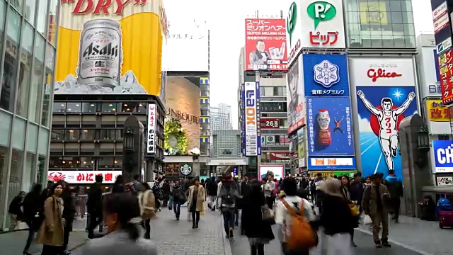 大阪市场大街上挤满了人视频素材