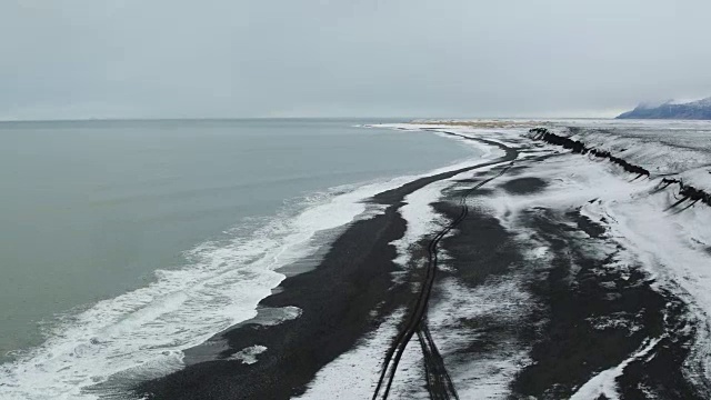 冬季海滩鸟瞰图视频素材