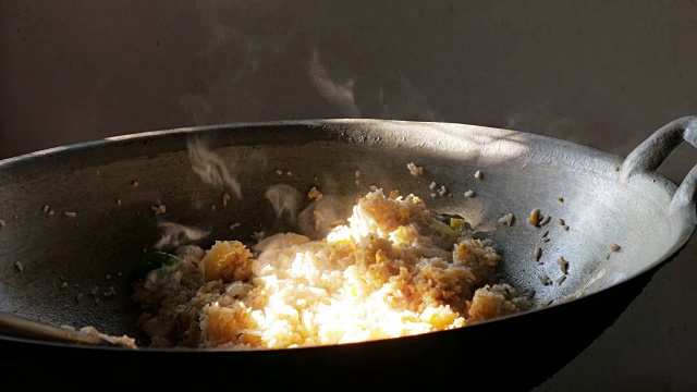 烹饪炒饭视频素材