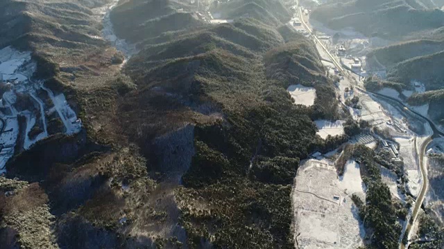 韩白山(江原道省东部最高的山)雪景鸟瞰图视频素材