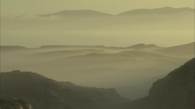 位于苏格兰西海岸赫布里底群岛的朱拉帕普斯山区风景如画视频素材