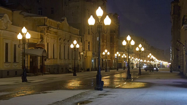 阿尔巴特街在一个下雪的夜晚视频下载