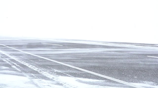 高速公路上有暴风雪视频下载