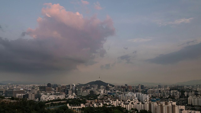 汉城和汉城塔(汉城塔是著名的旅游景点之一)视频素材