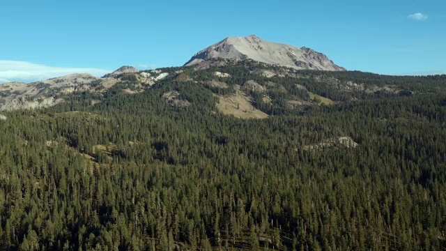 拉森火山，拉森火山国家公园的成层火山。视频素材