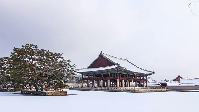 京福宫(韩国国宝223)(著名旅游景点)冬季庆会馆(韩国国宝224)视频素材