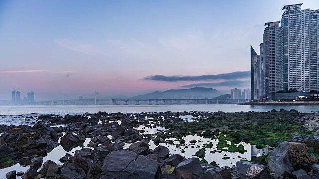 东白泉岛(山茶花岛)的日出景观(热门旅游目的地)视频素材