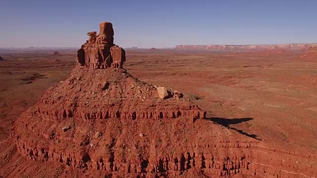 '山谷的神'史诗低到高飞行塔尖，犹他州，空中，4K, 1:55秒，股票视频销售-无人机发现-无人机鸟瞰图视频素材